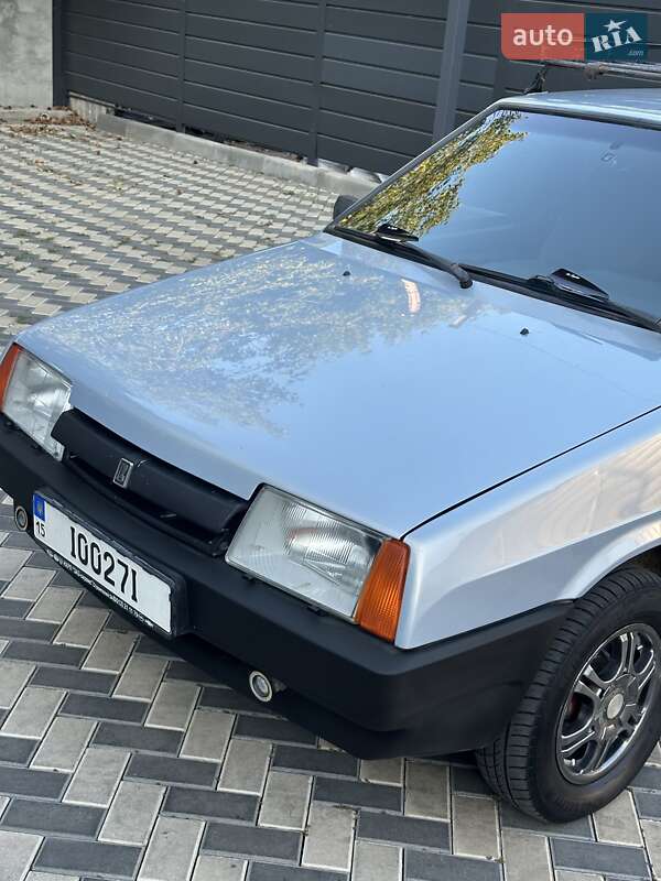 Хэтчбек ВАЗ / Lada 2109 2004 в Николаеве фото 17 Хэтчбек ВАЗ / Lada 2109 2004 в Николаеве