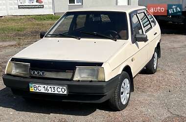 Хэтчбек ВАЗ 2109 1988 в 
