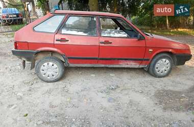 Хэтчбек ВАЗ 2109 1993 в Городке