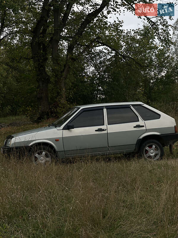 Хэтчбек ВАЗ / Lada 2109 2002 в Ладыжине