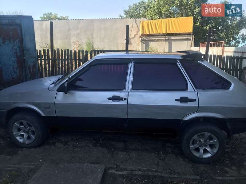 Хэтчбек ВАЗ / Lada 2109 2002 в Подольске