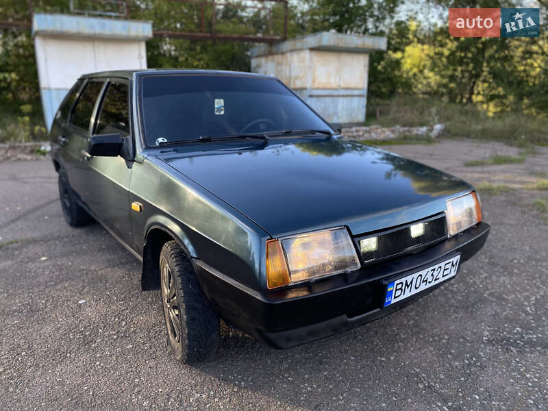 Хэтчбек ВАЗ / Lada 2109 2005 в Мирополе