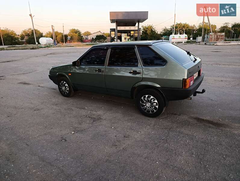 Хэтчбек ВАЗ / Lada 2109 2008 в Новониколаевке