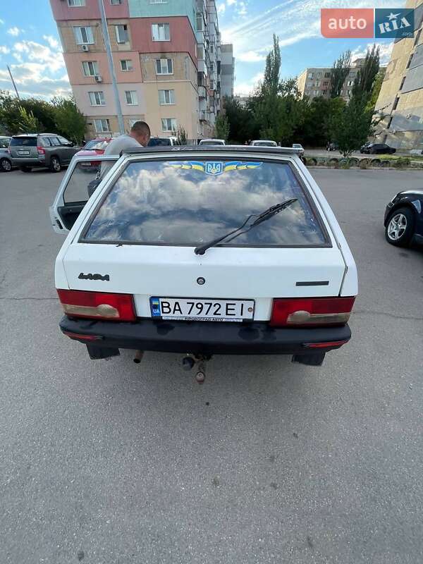 Хэтчбек ВАЗ / Lada 2109 2006 в Новоукраинке