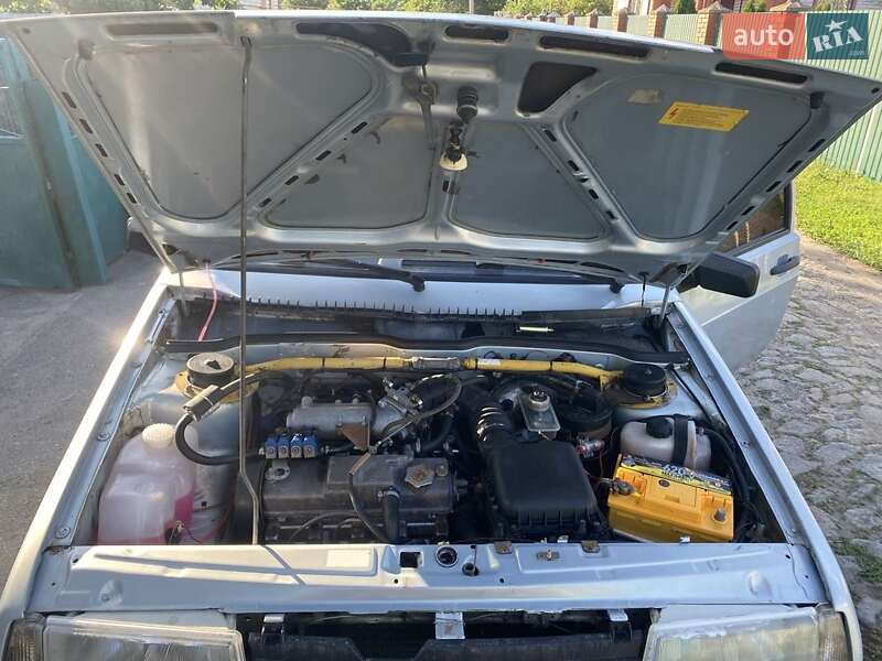 Хэтчбек ВАЗ / Lada 2109 2005 в Глобине