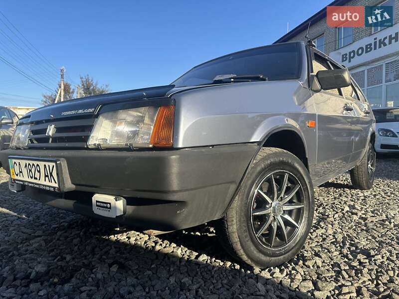 Хэтчбек ВАЗ / Lada 2109 2006 в Смеле