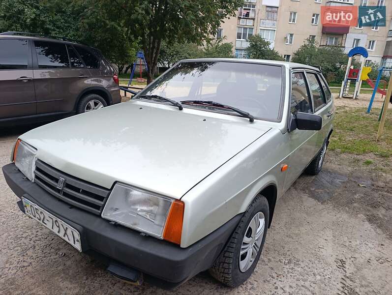 Хэтчбек ВАЗ 2109 2001 в 