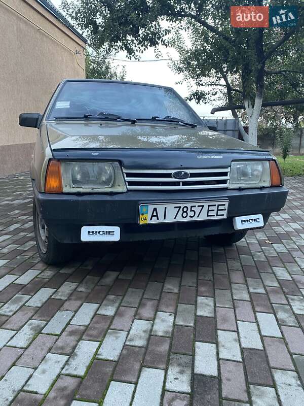 Хэтчбек ВАЗ 2109 1999 в  фото Хэтчбек ВАЗ 2109 1999 в