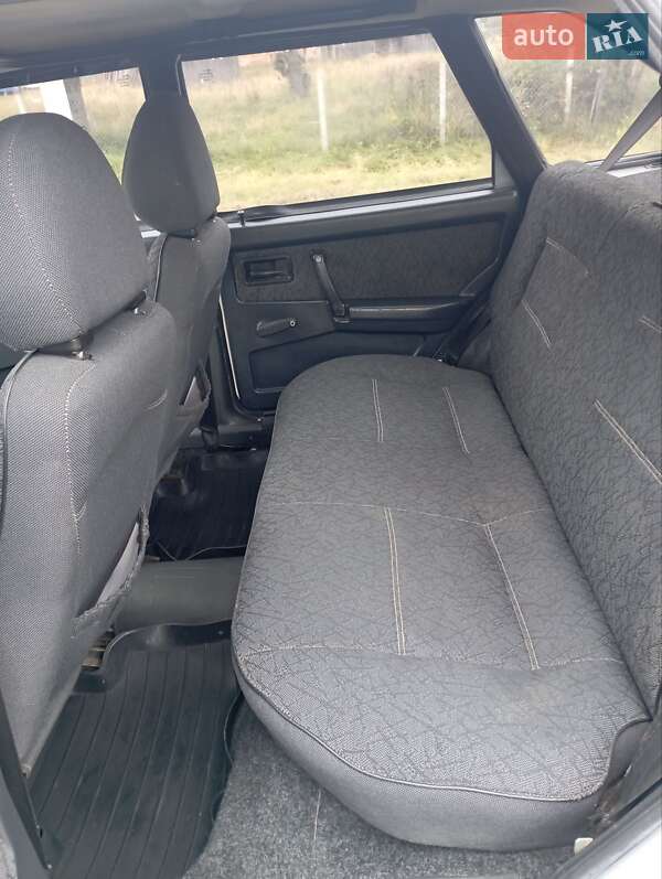 Хэтчбек ВАЗ / Lada 2109 2005 в Дубровице