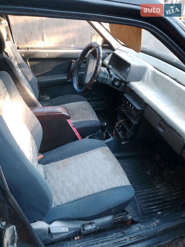 Хэтчбек ВАЗ / Lada 2109 1999 в Хотине фото 5 Хэтчбек ВАЗ / Lada 2109 1999 в Хотине