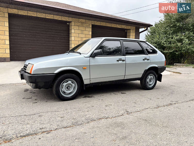 Хэтчбек ВАЗ / Lada 2109 2002 в Запорожье