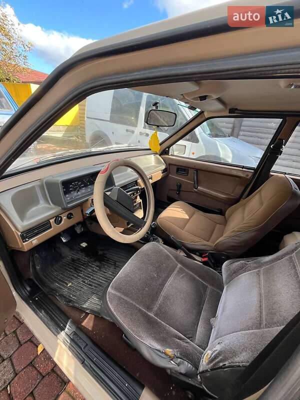 Хэтчбек ВАЗ / Lada 2109 1985 в Черновцах