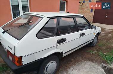 Хэтчбек ВАЗ 2109 1992 в 