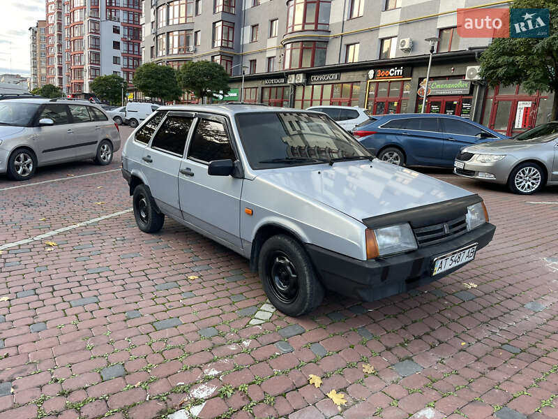 Хэтчбек ВАЗ / Lada 2109 2005 в Ивано-Франковске