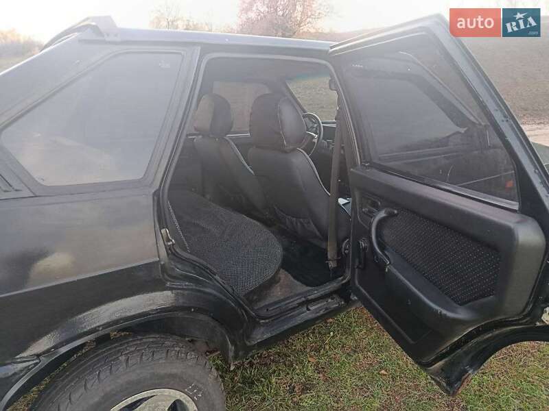 Хэтчбек ВАЗ / Lada 2109 1990 в Змиеве фото 4 Хэтчбек ВАЗ / Lada 2109 1990 в Змиеве