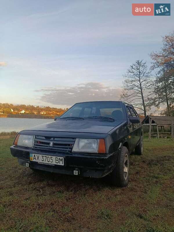 Хэтчбек ВАЗ / Lada 2109 1990 в Змиеве фото 9 Хэтчбек ВАЗ / Lada 2109 1990 в Змиеве