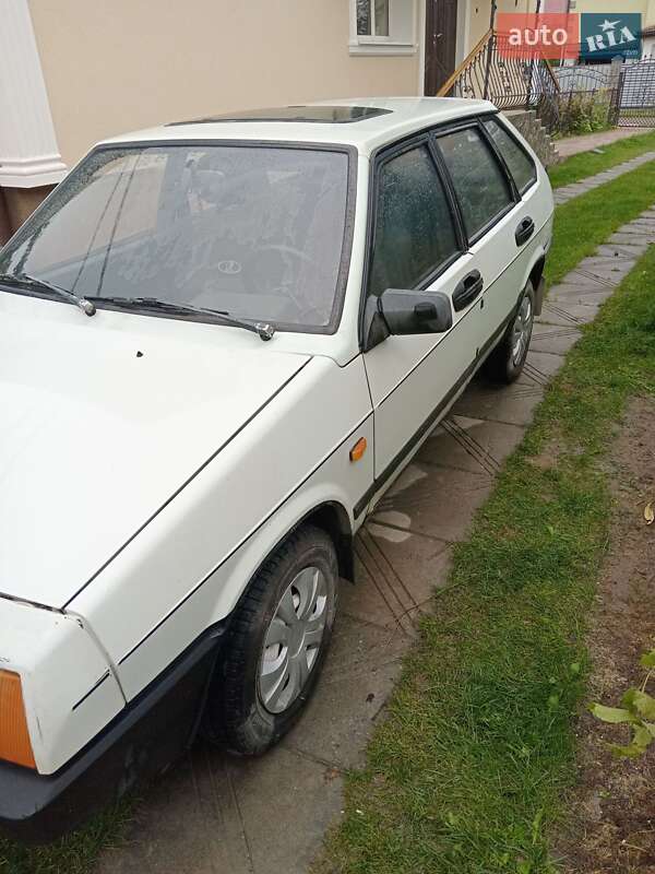 Хэтчбек ВАЗ / Lada 2109 1992 в Ивано-Франковске
