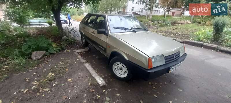 Хэтчбек ВАЗ / Lada 2109 1998 в Киеве