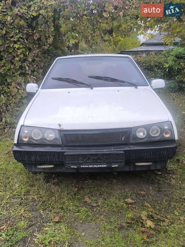 Хетчбек ВАЗ 2109 1987 в  фото Хетчбек ВАЗ 2109 1987 в
