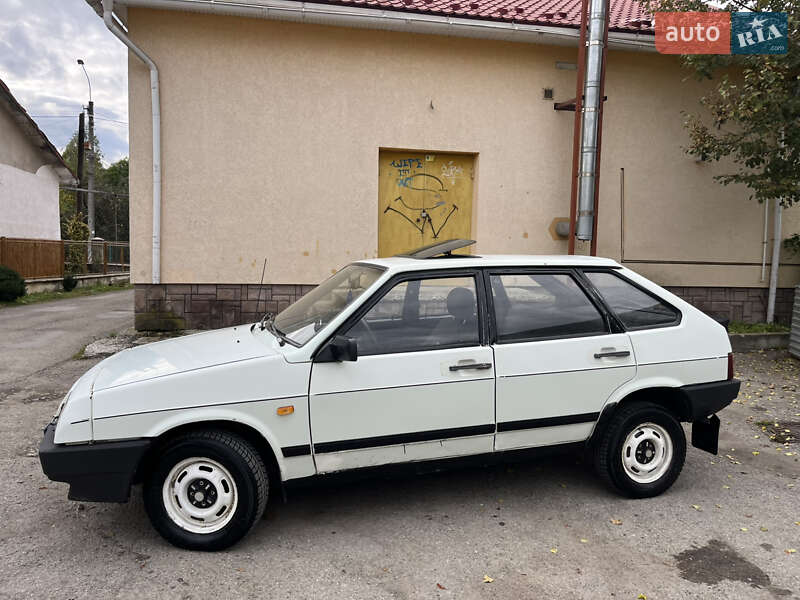 Хэтчбек ВАЗ / Lada 2109 1992 в Надворной фото 7 Хэтчбек ВАЗ / Lada 2109 1992 в Надворной