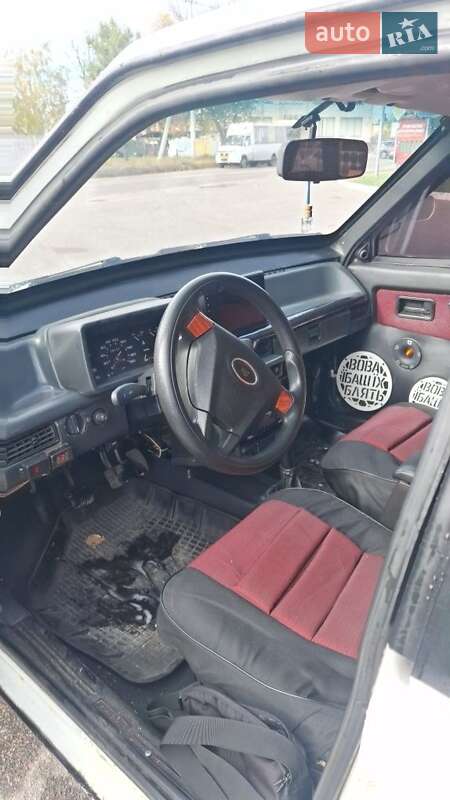 Хетчбек ВАЗ / Lada 2109 1992 в Кременчуці фото 3 Хетчбек ВАЗ / Lada 2109 1992 в Кременчуці
