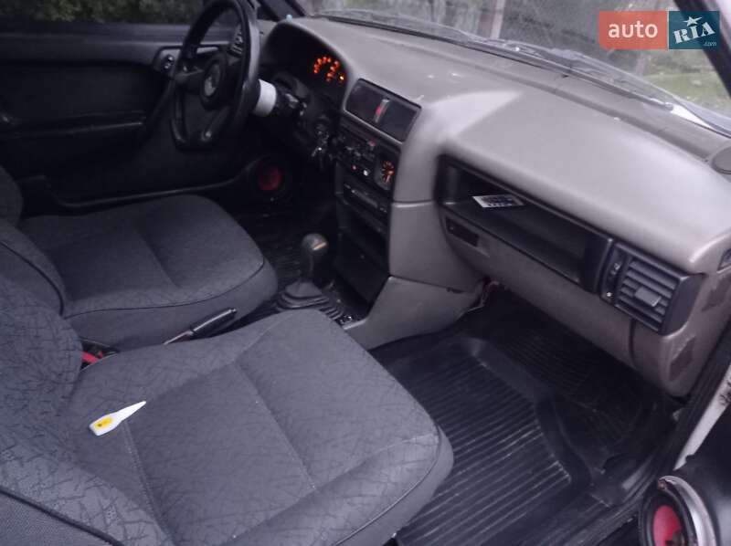 Хетчбек ВАЗ / Lada 2109 1993 в Глинянах фото 6 Хетчбек ВАЗ / Lada 2109 1993 в Глинянах