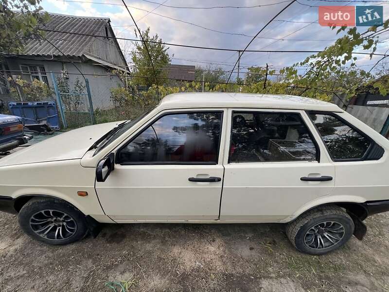 Хетчбек ВАЗ / Lada 2109 1988 в Одесі фото 3 Хетчбек ВАЗ / Lada 2109 1988 в Одесі