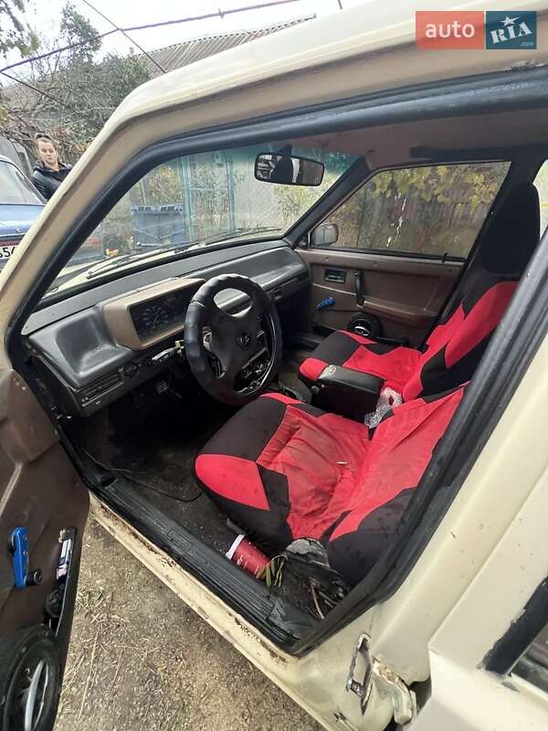 Хетчбек ВАЗ / Lada 2109 1988 в Одесі фото 4 Хетчбек ВАЗ / Lada 2109 1988 в Одесі