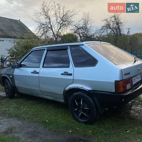 Хэтчбек ВАЗ / Lada 2109 1998 в Житомире фото 10 Хэтчбек ВАЗ / Lada 2109 1998 в Житомире