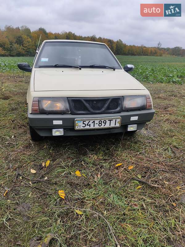 Хэтчбек ВАЗ / Lada 2109 1990 в Скалате
