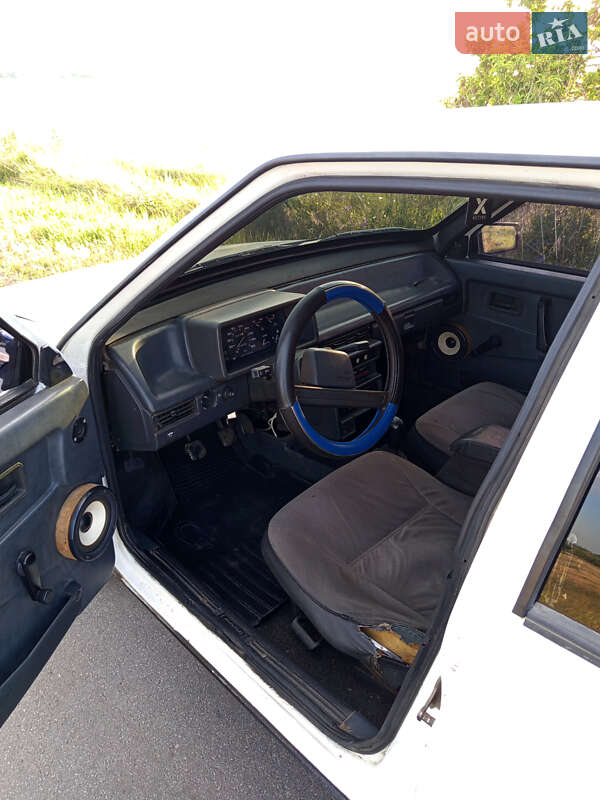 Хетчбек ВАЗ / Lada 2109 1990 в Полтаві фото 6 Хетчбек ВАЗ / Lada 2109 1990 в Полтаві