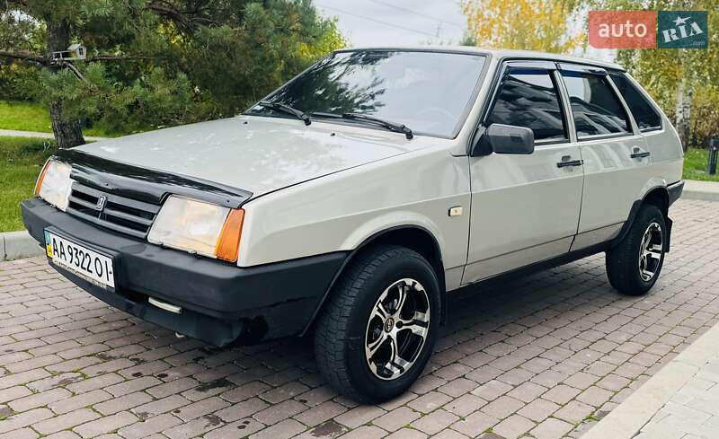 Хэтчбек ВАЗ / Lada 2109 2006 в Белогородке