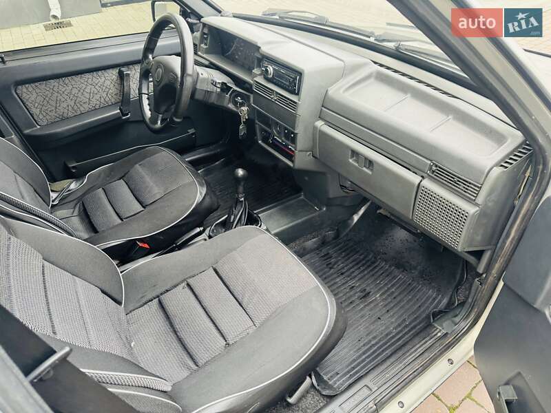 Хэтчбек ВАЗ / Lada 2109 2006 в Белогородке