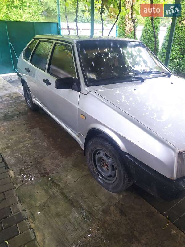 Хэтчбек ВАЗ / Lada 2109 1991 в Ужгороде фото 5 Хэтчбек ВАЗ / Lada 2109 1991 в Ужгороде