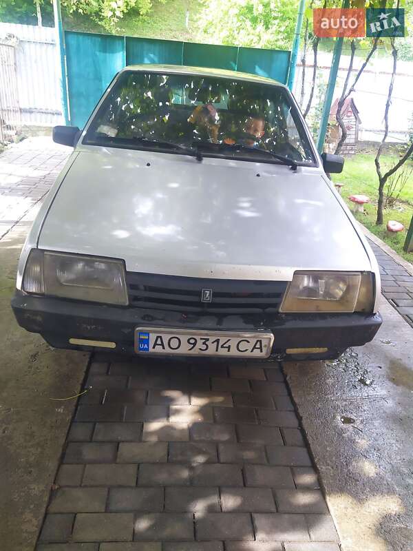 Хэтчбек ВАЗ / Lada 2109 1991 в Ужгороде фото Хэтчбек ВАЗ / Lada 2109 1991 в Ужгороде