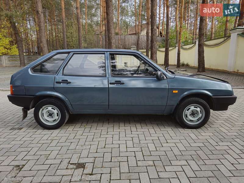 Хэтчбек ВАЗ / Lada 2109 2002 в Новомосковске фото 5 Хэтчбек ВАЗ / Lada 2109 2002 в Новомосковске