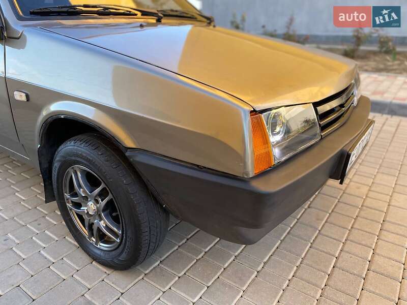 Хетчбек ВАЗ / Lada 2109 2001 в Одесі фото 4 Хетчбек ВАЗ / Lada 2109 2001 в Одесі