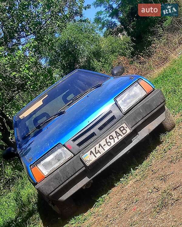 Хэтчбек ВАЗ / Lada 2109 2000 в Бобринце