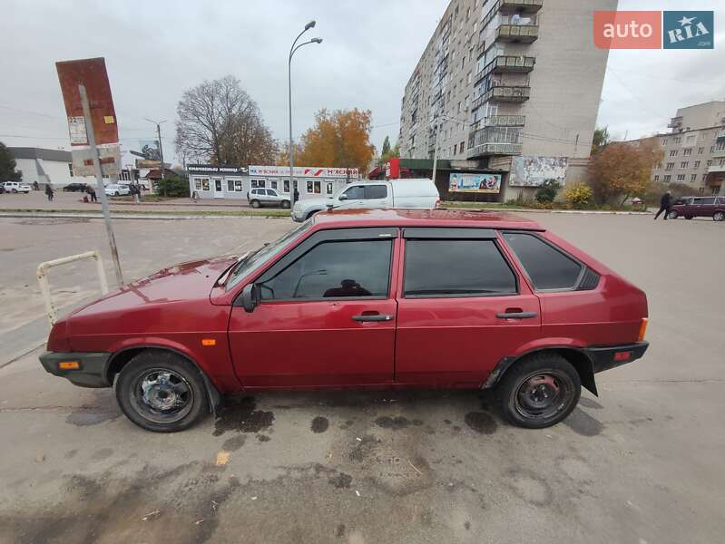 Хэтчбек ВАЗ / Lada 2109 1989 в Шостке фото 4 Хэтчбек ВАЗ / Lada 2109 1989 в Шостке