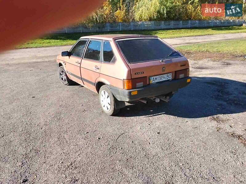 Хэтчбек ВАЗ / Lada 2109 1988 в Бердичеве