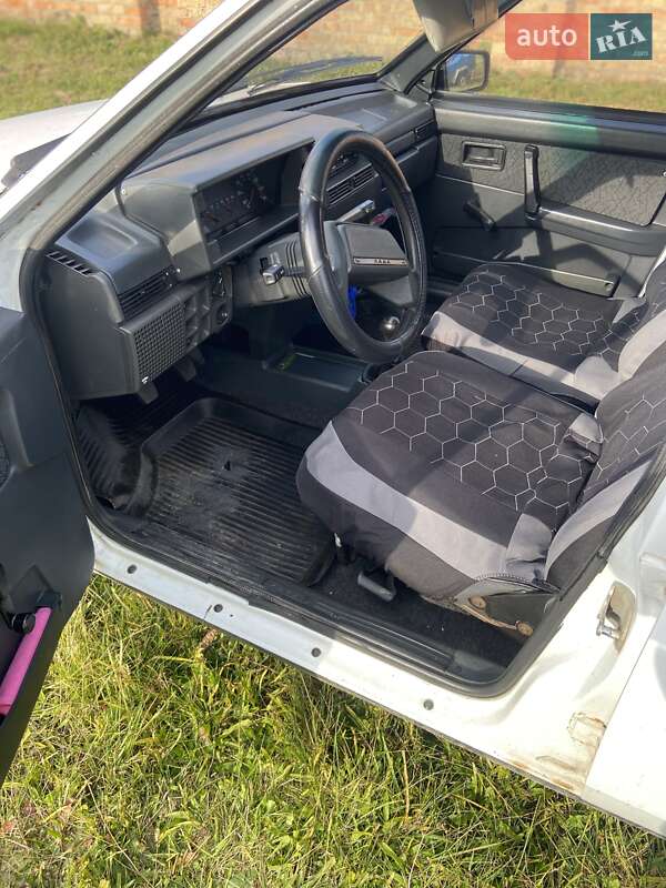 Хэтчбек ВАЗ / Lada 2109 2006 в Владимире фото 6 Хэтчбек ВАЗ / Lada 2109 2006 в Владимире