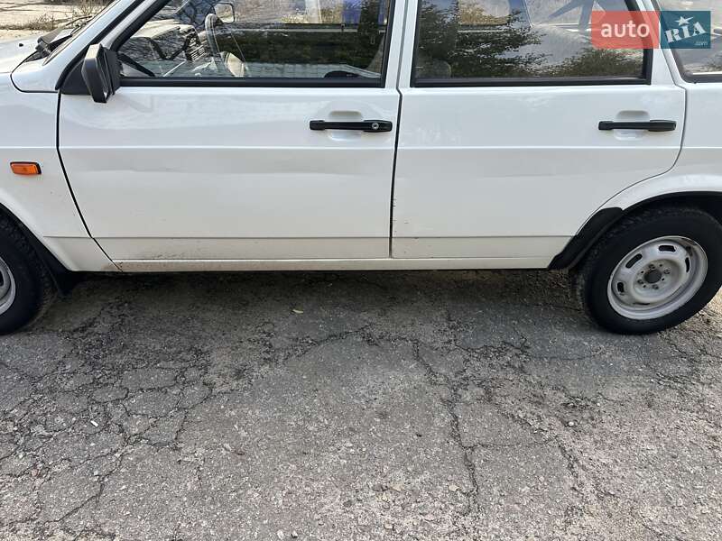 Хэтчбек ВАЗ / Lada 2109 2006 в Богодухове