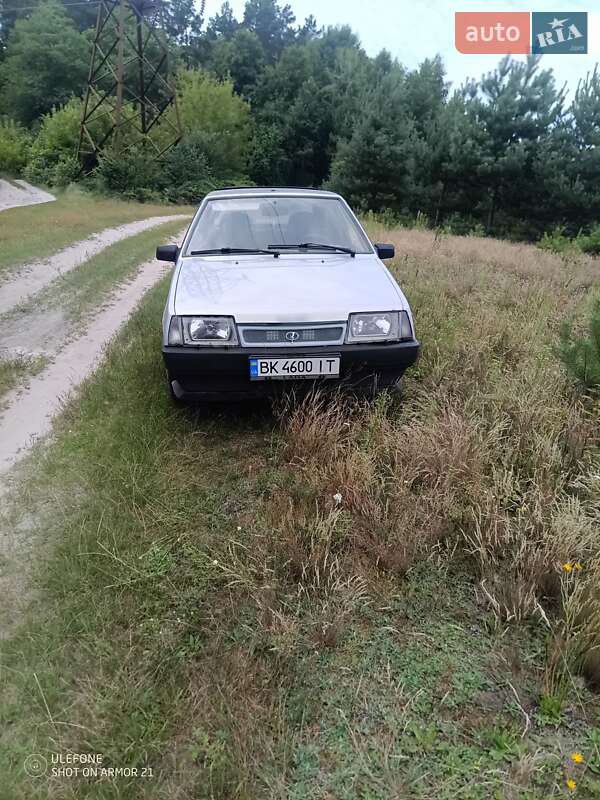 Хэтчбек ВАЗ / Lada 2109 2004 в Владимирце