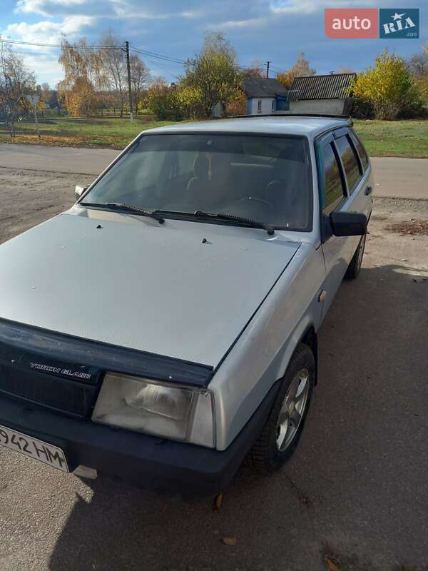 Хэтчбек ВАЗ / Lada 2109 2004 в Синельниково