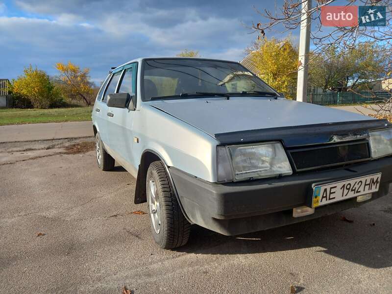 Хэтчбек ВАЗ / Lada 2109 2004 в Синельниково