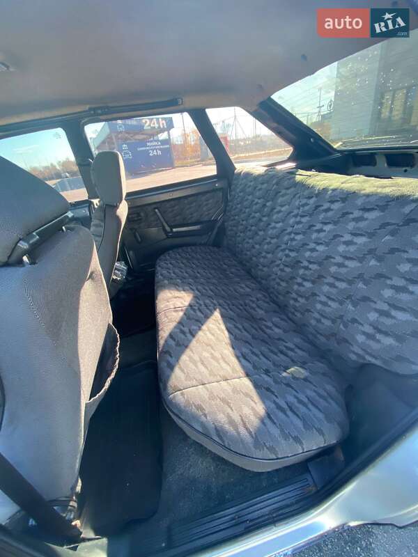 Хетчбек ВАЗ / Lada 2109 2001 в Запоріжжі фото 13 Хетчбек ВАЗ / Lada 2109 2001 в Запоріжжі