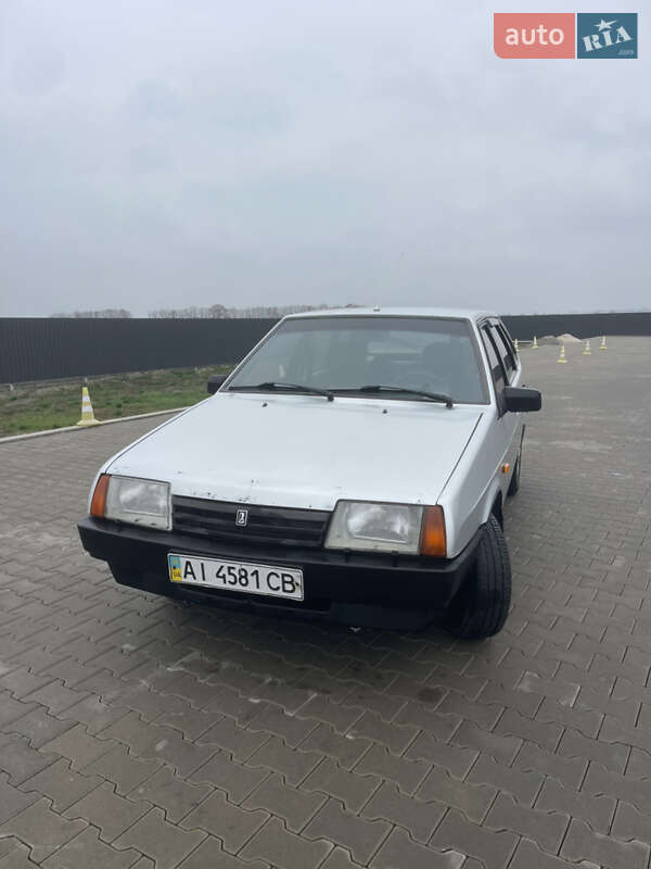 Хэтчбек ВАЗ / Lada 2109 2003 в Обухове фото 2 Хэтчбек ВАЗ / Lada 2109 2003 в Обухове