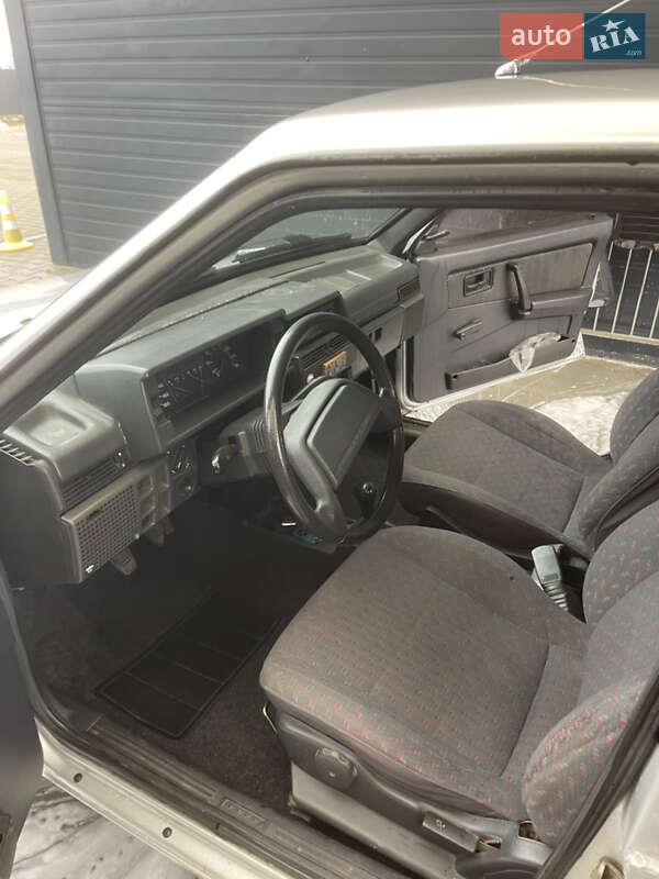 Хэтчбек ВАЗ / Lada 2109 2003 в Обухове фото 8 Хэтчбек ВАЗ / Lada 2109 2003 в Обухове