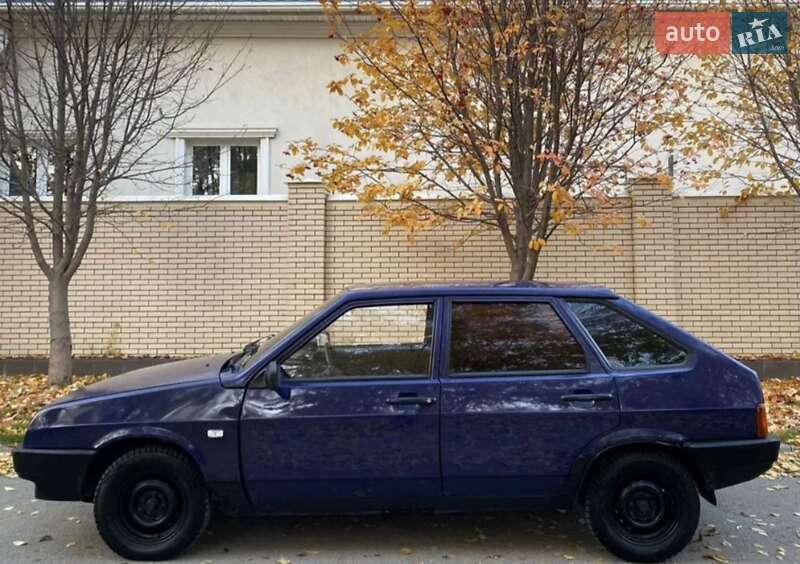 Хэтчбек ВАЗ / Lada 2109 1999 в Чигирине