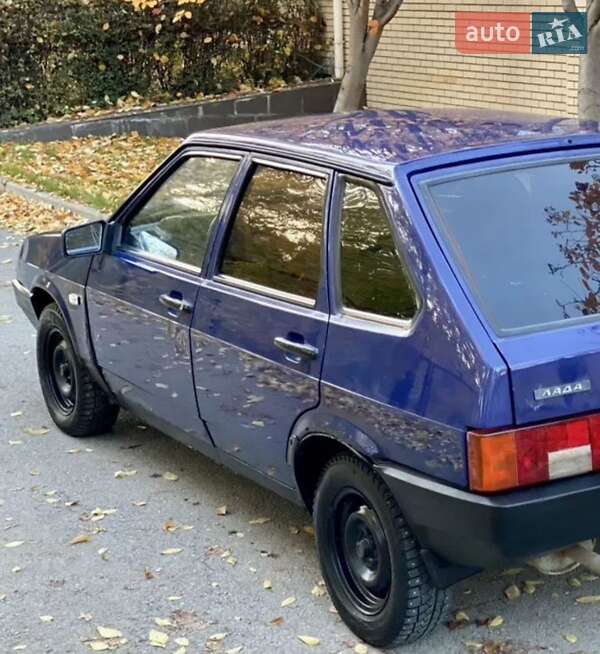 Хэтчбек ВАЗ / Lada 2109 1999 в Чигирине